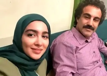 عکس| سفر زمان؛ عکس یادگاری «سنا حسینی» (سریال پایتخت) با یک هوادار / دیسکاور