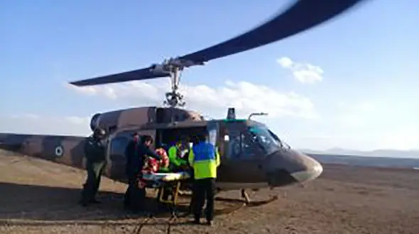 پرواز بالگرد برای نجات مرد زنجانی که دستش به طرز فجیعی قطع شده بود