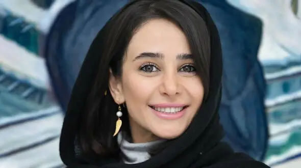 اورسایز با رنگ‌های خنثی؛ استایل جدید الناز حبیبی از حاشیه امن خارج نشد!