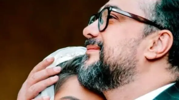 فیلم شعرخوانی باشکوه سپند امیرسلیمانی برای ایران / اگر ایران به جز ویران‌سرا نیست، من این ویران‌سرا را دوست دارم