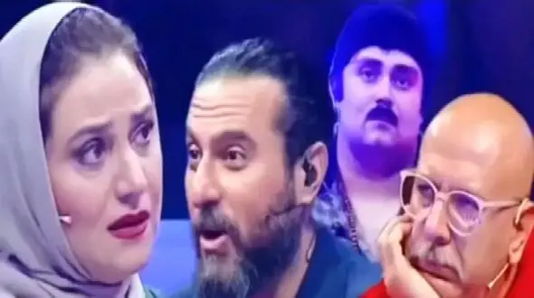 فیلم آواز احساسی پسر ۲۶ ساله که عشقش رهاش کرده در صداتو /  برا عشق بی وفاش خوند داورا گریه شون گرفت ...
