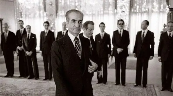 عکس سفر در زمان / سفر  محمدرضا پهلوی به چکسلواکی و بازدید از کارخانه هواپیماسازی ...