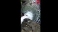 ماجواجویی خطرناک مرد87 ساله در بالای آبشار! + فیلم 