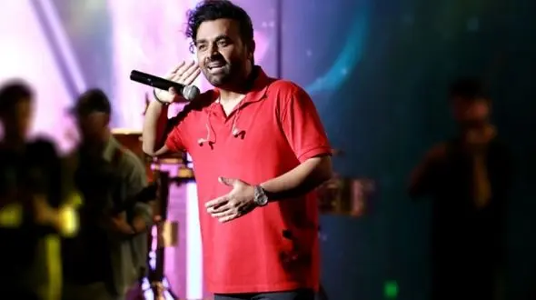 آواز باشکوه کنسرتی آهنگ گردنبد - میثم ابراهیمی+موزیک ویدیو