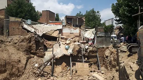 زنده زنده دفن شدن زن سنندجی در آوار یک خانه