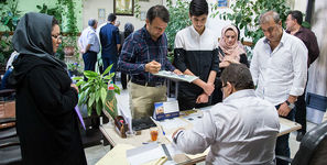 گروگان گیری کارنامه دانش آموزان در مدارس / مدارس دولتی با عنوان «کمک به مدرسه» دست در جیب مردم دارند / مردم: ثبت نام رایگان نیست + فیلم