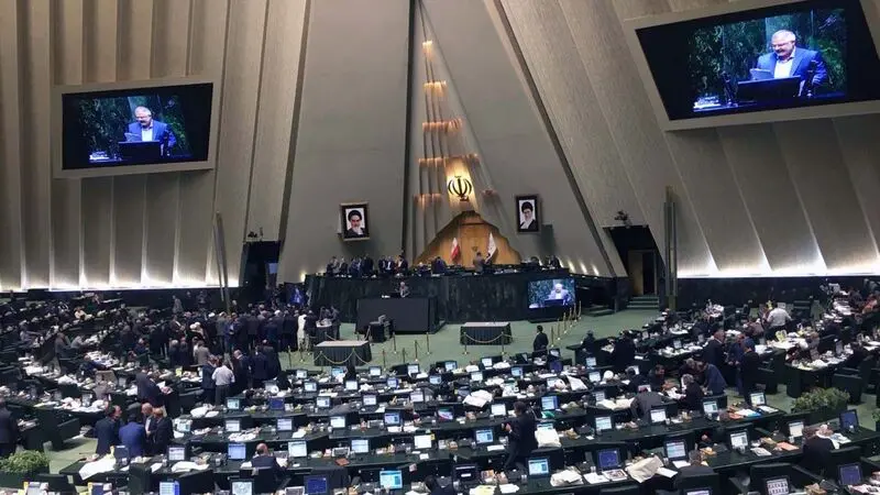 انتخابات رییس و نواب رییس و ارکان هیات رییسه مجلس برای سال دوم مجلس دوازدهم در صحن مجلس