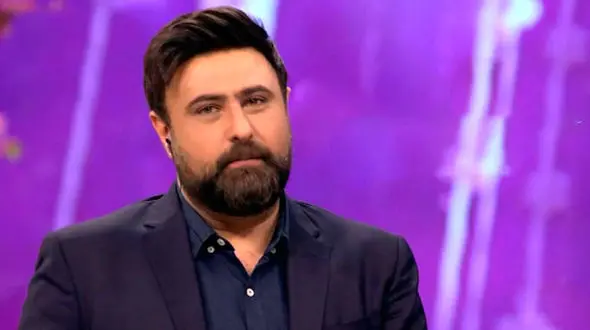 این زن چشم رنگی همسر آقای خواننده است ! / محمد علیزاده کولاک کرد !