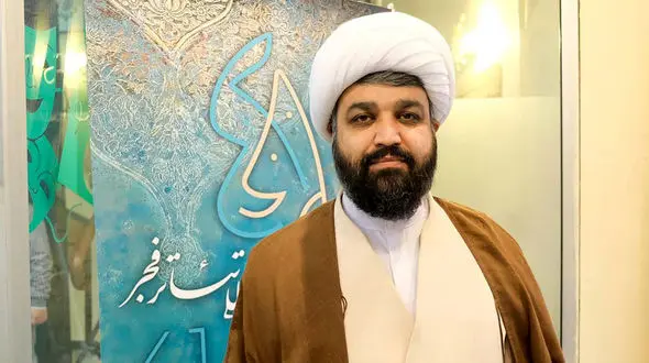 حجت‌الاسلام روح‌الله باقری: دولت باید تئاتر را در سبد خانواده‌ها قرار دهد