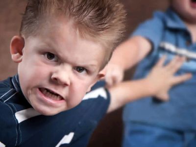 چگونه اختلال سلوک در کودکان را تشخیص داده و درمان کنیم؟