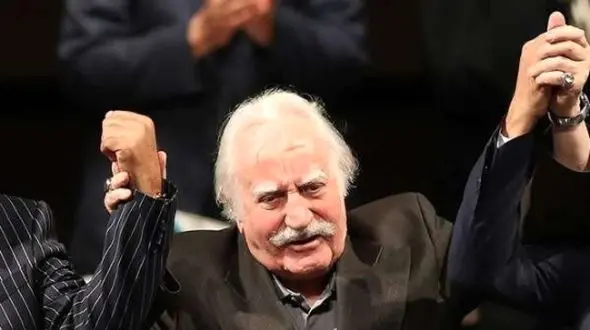 فیلم/ راز نرفتن استاد فرشچیان به کربلا برای نصب ضریح امام حسین(ع) / روایت شنیدنی از « نیادخت قوامی » همسر هنرمند فقید