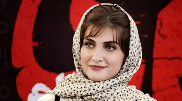 دختر خوشگل سریال «زخم کاری» هم به سراغ این کلاه‌های ترندی رفت