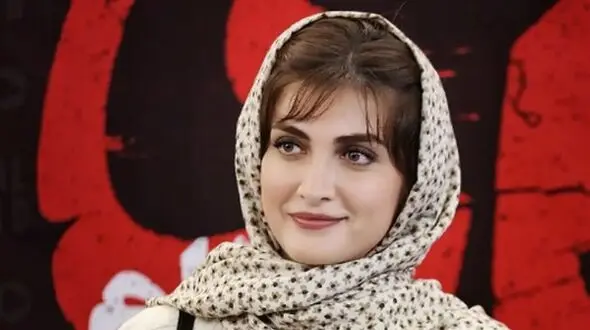 دختر خوشگل سریال «زخم کاری» هم به سراغ این کلاه‌های ترندی رفت