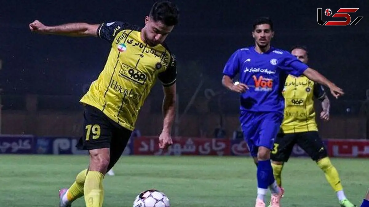 دیدار سپاهان و استقلال خوزستان با حضور تماشاگران