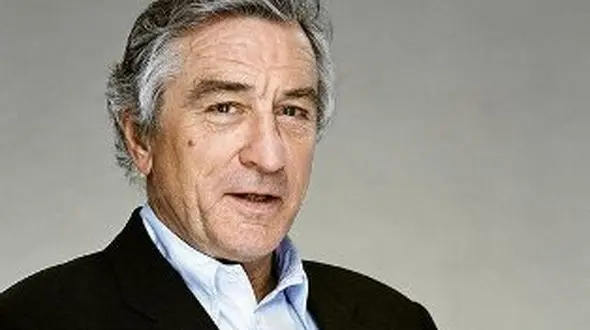 بازیگر مشهور: نمی‌خواهم به گفتن جمله لعنت به ترامپ ادامه بدهم