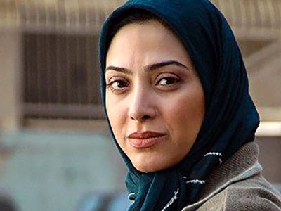 فیلم و عکس / دکوراسیون فوق العاده سبز خانه  مریم سلطانی / از آینه کنسول شاهانه و مجسمه با کلاس تا مبلمان و ...