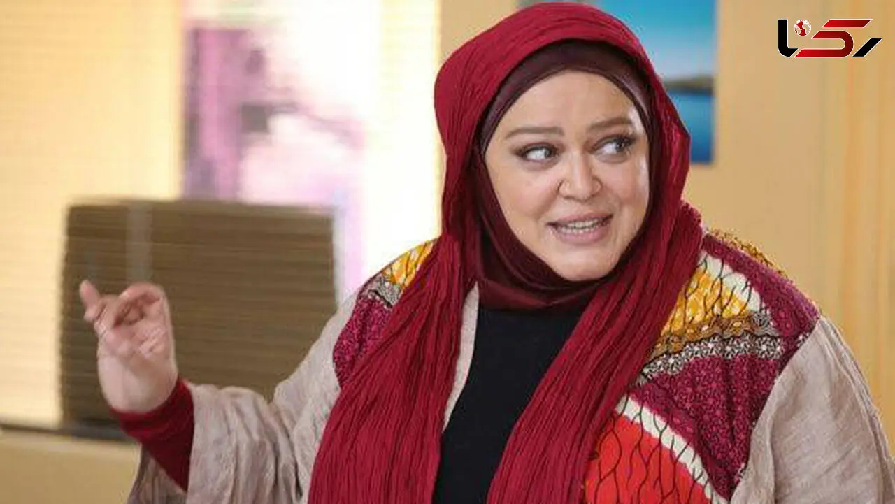 بهاره رهنما از دیوار دبیرستان بالا رفته بود! 