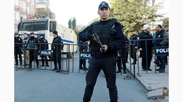  مأمور گمرک ترکیه و عامل ضرب و شتم شهروند ایرانی اخراج شد 