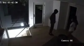 رعب و وحشت در تورنتو/ حمله شبانه به خانه یک مادر و دو دخترش + فیلم