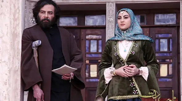 عجیب ترین عکس ها از پشت صحنه سریال بانوی عمارت ! / عروس شدن مریم مومن را ببینید