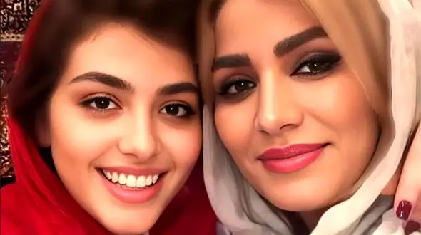 تغییر چهره مادر ریحانه پارسا در ایران و خارج / از خودش جوان تر شد!