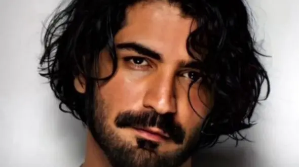 فیلم آواز باشکوه عرفان طهماسبی  / آهنگ  تو رفتی دگر ماه و آیینه خداحافظ بغض تو سینه خداحافظ + موزیک ویدیو دلنشین 