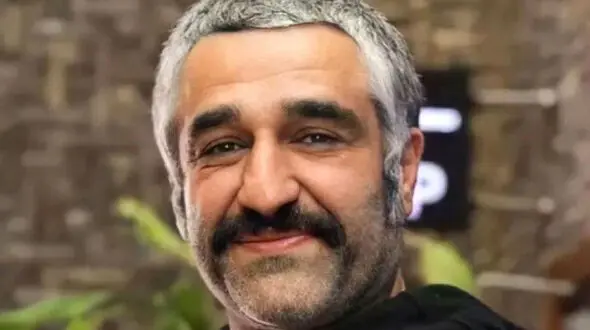 پژمان جمشیدی سیاه پوش شد / گریه های پژمان جمشیدی در مراسم خاکسپاری دل همه را سوزاند !