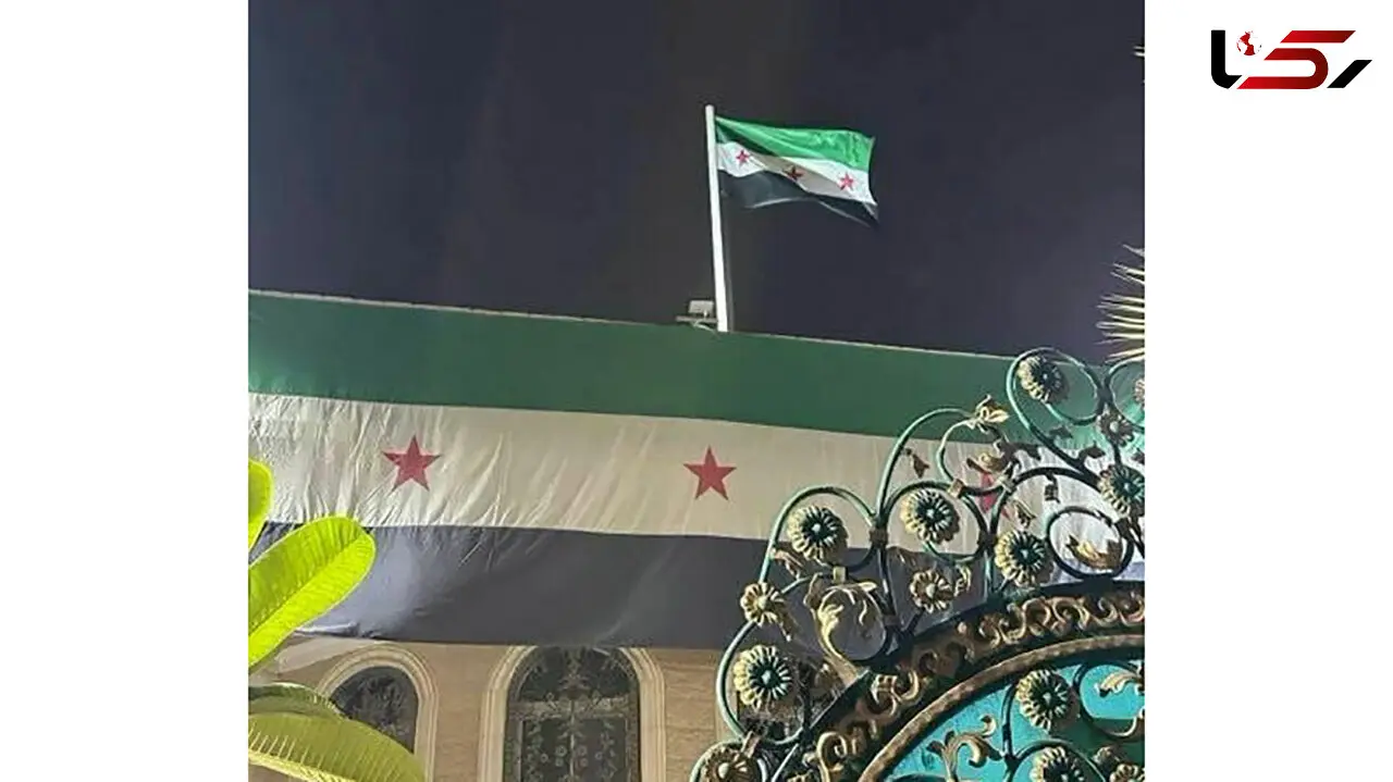 پرچم جدید سوریه در سفارت‌خانه‌ کشورهای مختلف نصب می‌شود