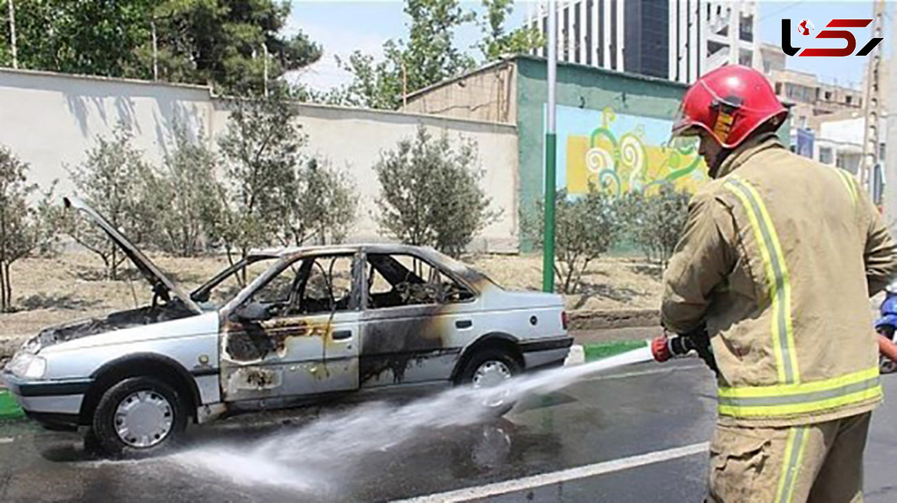   آتش گرفتن پژو ۴۰۵ حین حرکت در شهرک اکباتان +عکس 