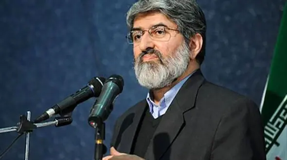 انتقاد مطهری از آتش زدن پرچم در صحن علنی مجلس / کار عاقلانه‌ای نبود