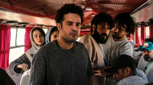 تصاویر / نگار ( الناز حبیبی) در اکران مردمی سریال جان سخت + فیلم لحظه ورود بازیگران سریال 