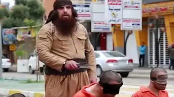  فیلم  سر بریدن سرباز روس  توسط داعشی ها واقعیت دارد؟!+ عکس