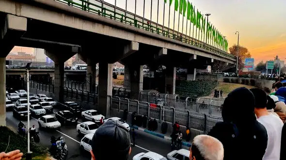 سقوط مرگبار مرد میانسال از پل نیایش در تهران