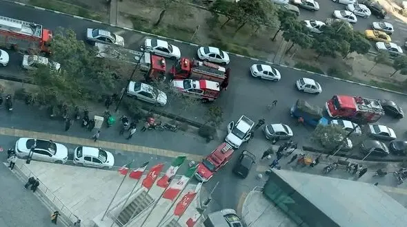 آتش سوزی  بزرگ برج معروف مشهد / آتش 4 ساعت زبانه کشید