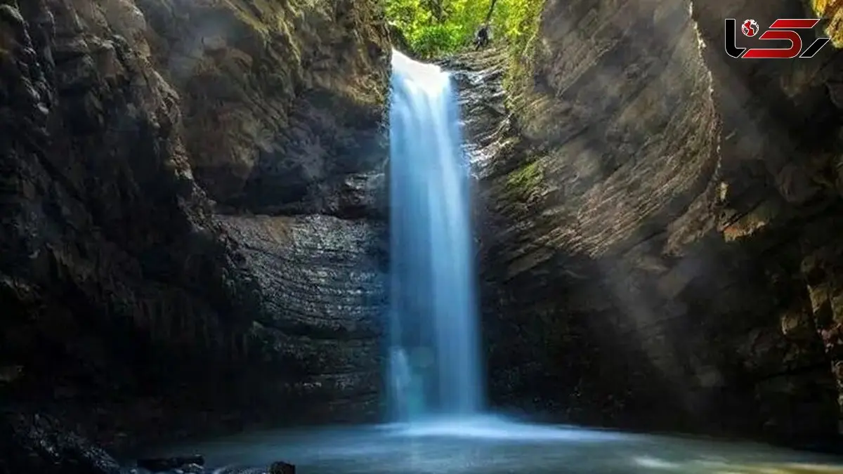  آبشاری در دل کوهستان‌ های غرب ایران + فیلم