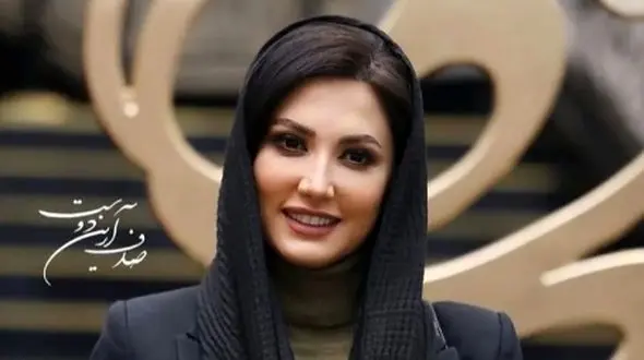 تیپ شیک سمیرا حسینی با چهره جدید و متفاوت در دورهمی دوستانه اش / چقدر هرسه زیبا و جذابن!