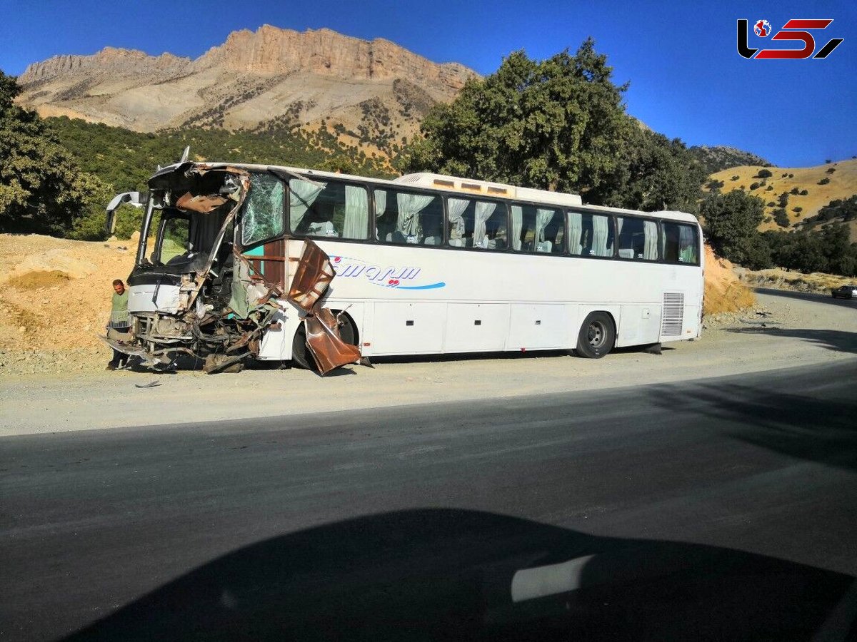 واژگونی اتوبوس زائران پاکستانی در اسلام آباد غرب