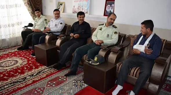 عیادت فرمانده انتظامی شهرستان مرودشت از همکار مصدوم