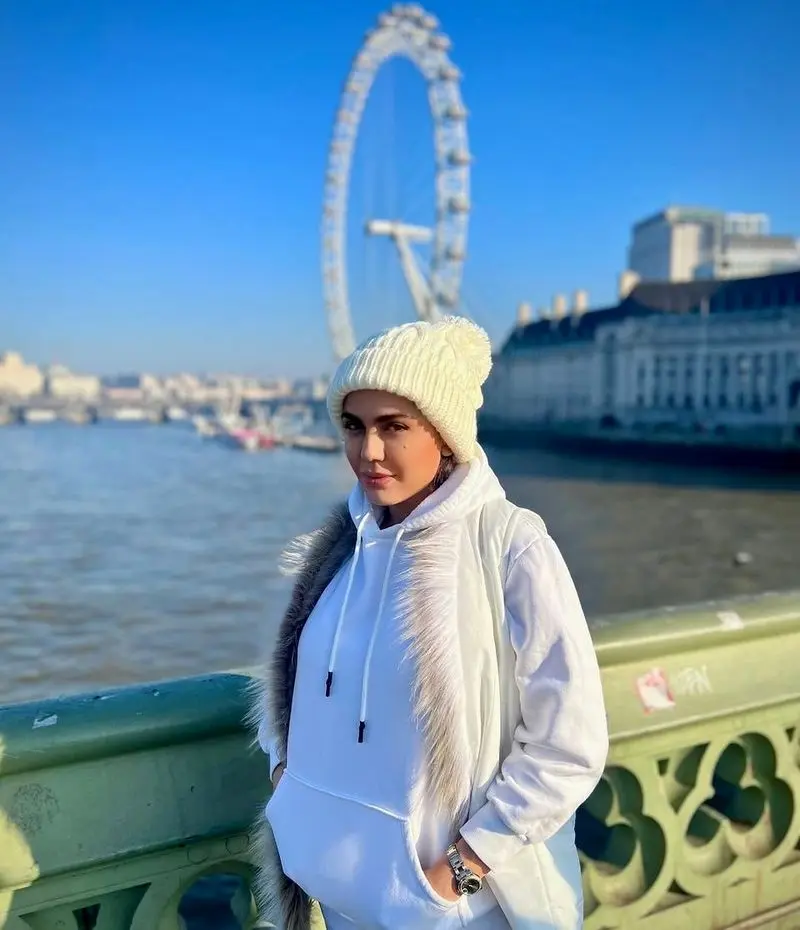  آزاده زارعی