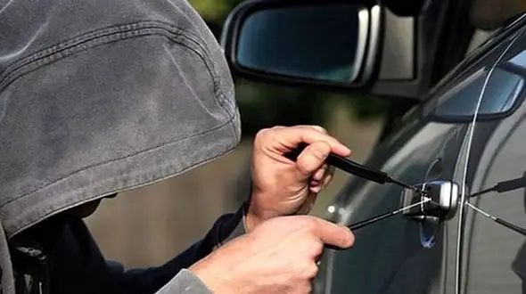 باربر مهربان رییس زورگیرها بود ! / مسافر اعتماد کرده بود !