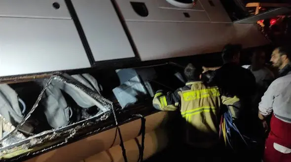 واژگونی مرگبار اتوبوس شهرداری / مقصران شبانه احضار شدند