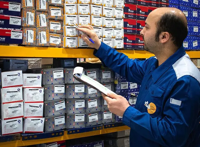 بازار لوازم یدکی در تله ارز و توزیع؛ چرا قطعه، لاستیک و روغن گران‌تر می‌شوند؟