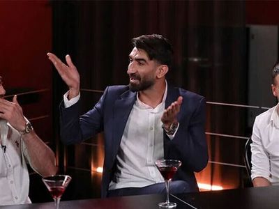 فیلم / بیرانوند: مرتضی به یه دختر گفت نازه بَخرم دختره یه چَک زد به من... / اونروز رفته بودیم استخر واقعا پول نداشتیم برگردیم پیاده انداختیم تو اتوبان مرزداران که ...