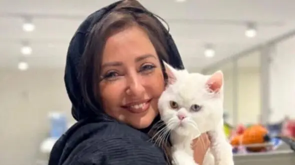 عکس/ رونمایی نفیسه روشن از لباس پلوخوری گربه خوشگلش / با اون کلاه چه کیوت و بامزه شده