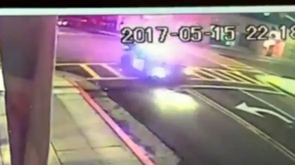 تصادف ماشین پلیس هنگام تعقیب و گریز + فیلم