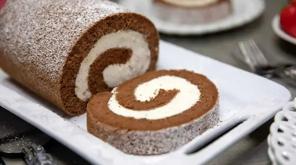 رولت شکلاتی؛ شاهکار شیرینی‌پزی کلاسیک + فیلم