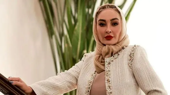 عکس / استایل شیک و محشره قرمز رنگ الهام حمیدی در 48 سالگی / قالی کرمون که میگن ایشونه