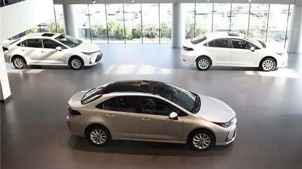 عرضه اولین سری تویوتا کرولا وارداتی با قیمت بالای 2 میلیارد تومان + فیلم و عکس