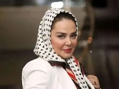 نگاهی به تاب لوکس و لاکچری بهاره رهنما بازیگر ایرانی +عکس / یعنی اینجا حیاط خونه شونه؟