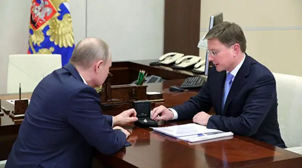 پوتین، الماس های نادر و بزرگ روسیه را به نمایش گذاشت + فیلم